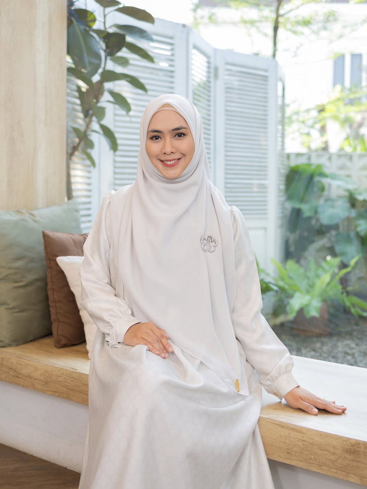 Foto Ustadzah Oki Setiana Dewi